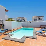 Villa Helena By *