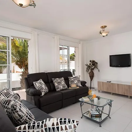 Villa Helena By Puerto del Carmen (Lanzarote)