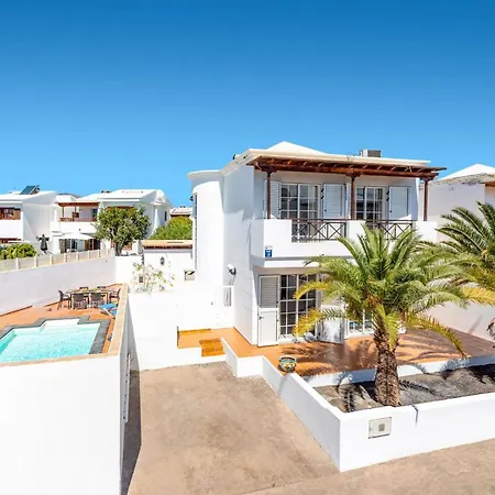 Villa Helena By *